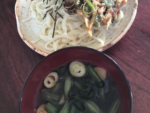 笹がきゴボウと人参とネギのかき揚げ盛り小松菜うどん